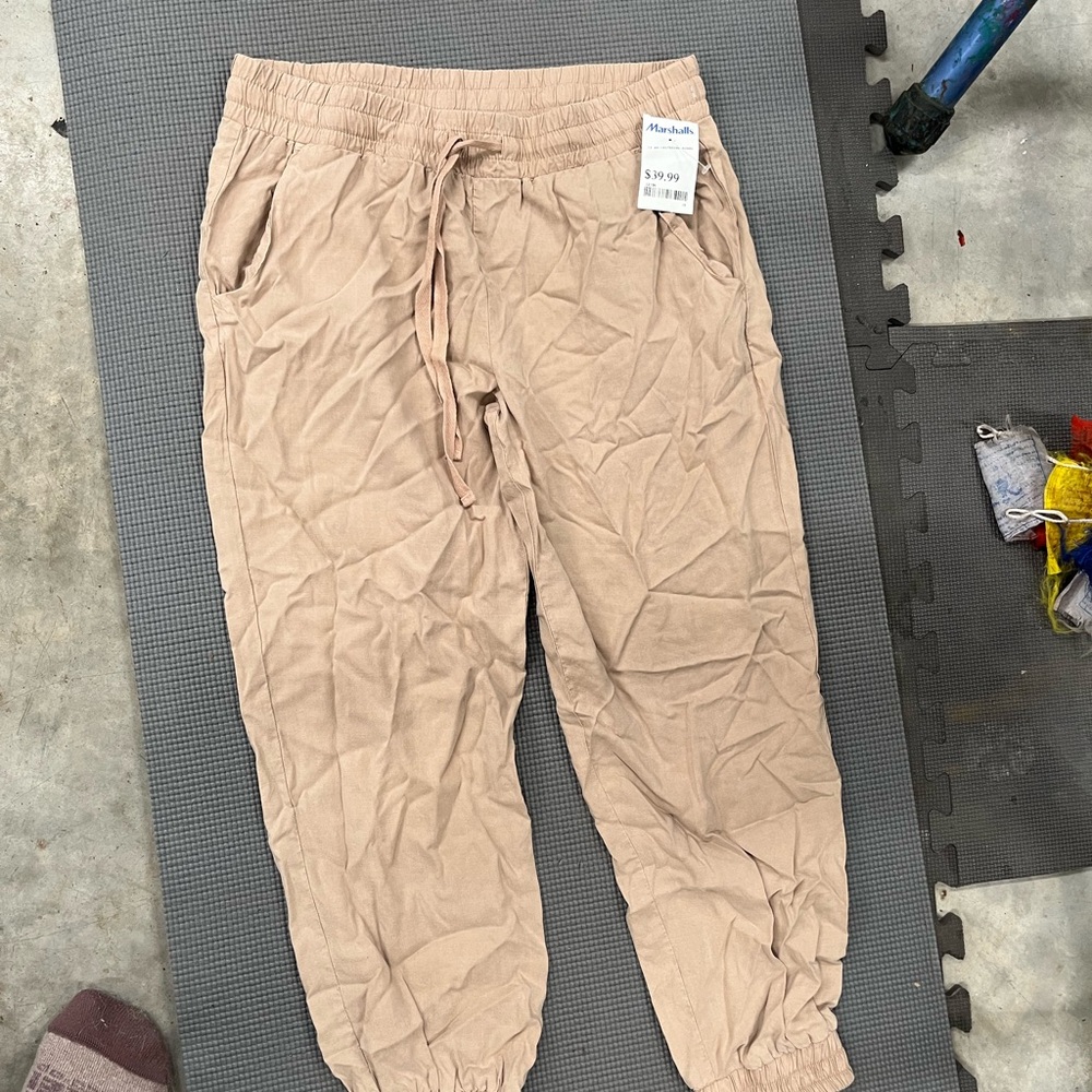 Tan Cloth and Stone Women’s Small Joggers